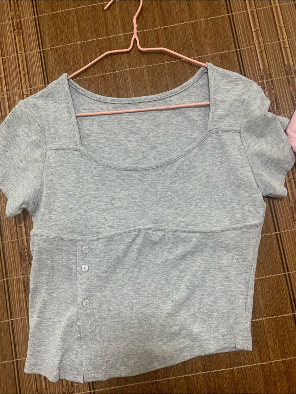 Women’s Scoop Neck Heather Gray Short Sleeve Top